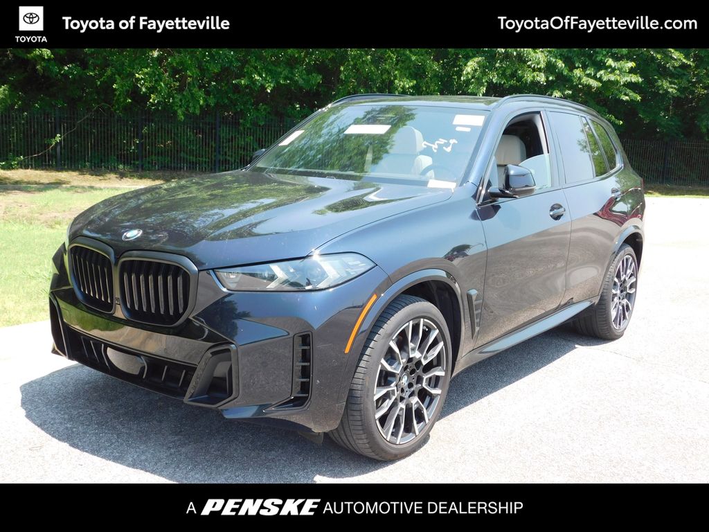 2024 BMW X5 xDrive40i Hero Image