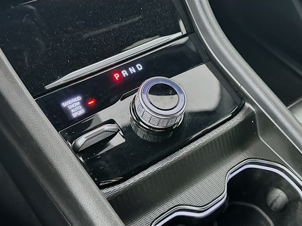 JeepGrand Cherokee L16