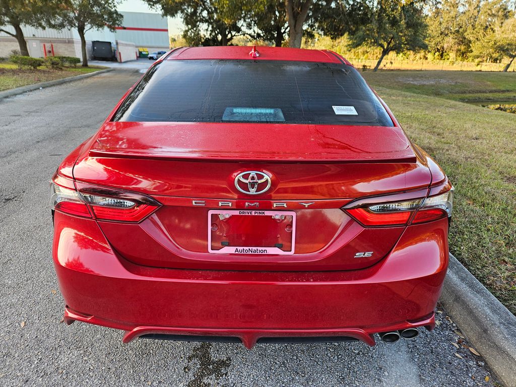 2022 Toyota Camry SE 4