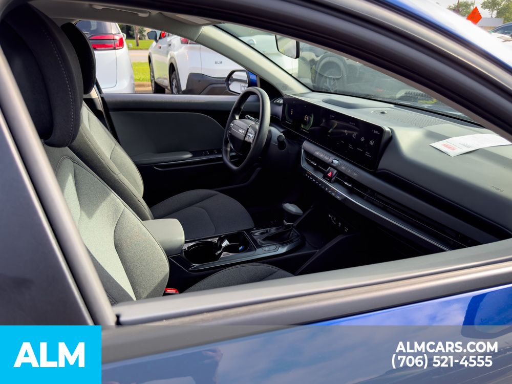 Used 2025 Blue Kia LXS image 16