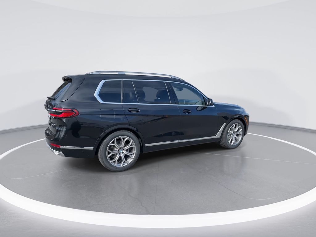 2025 BMW X7 xDrive40i 8