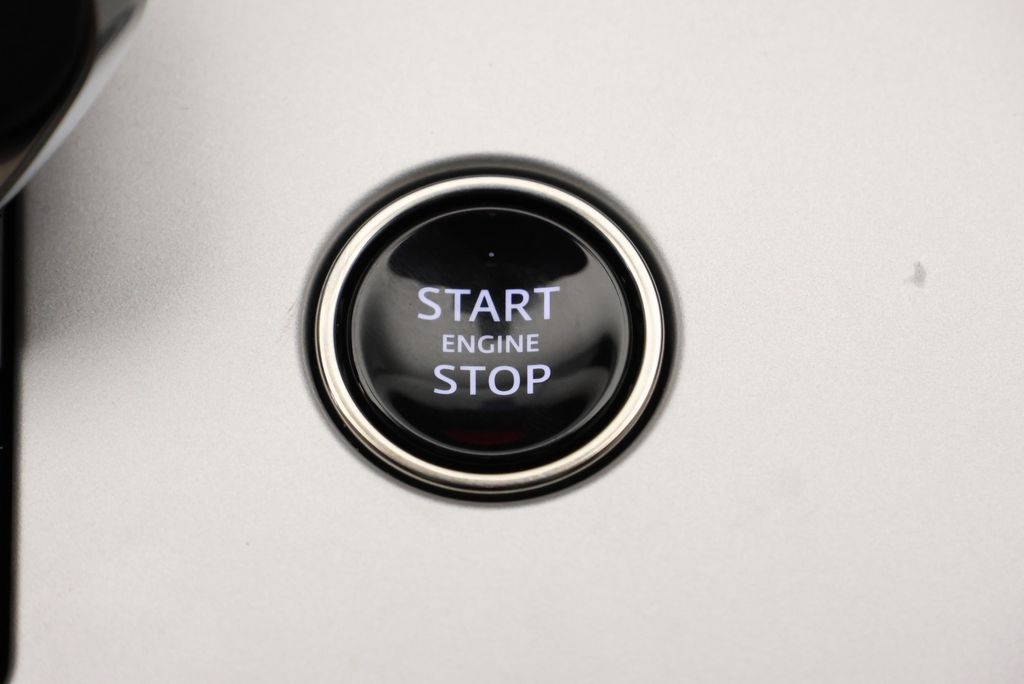 Thumbnail: 2026 Land Rover Range Rover - 23