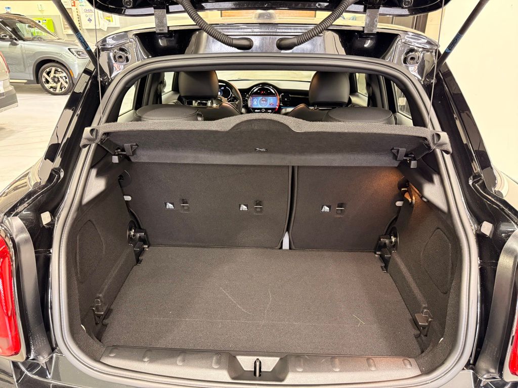 Thumbnail: 2023 MINI Cooper - 23