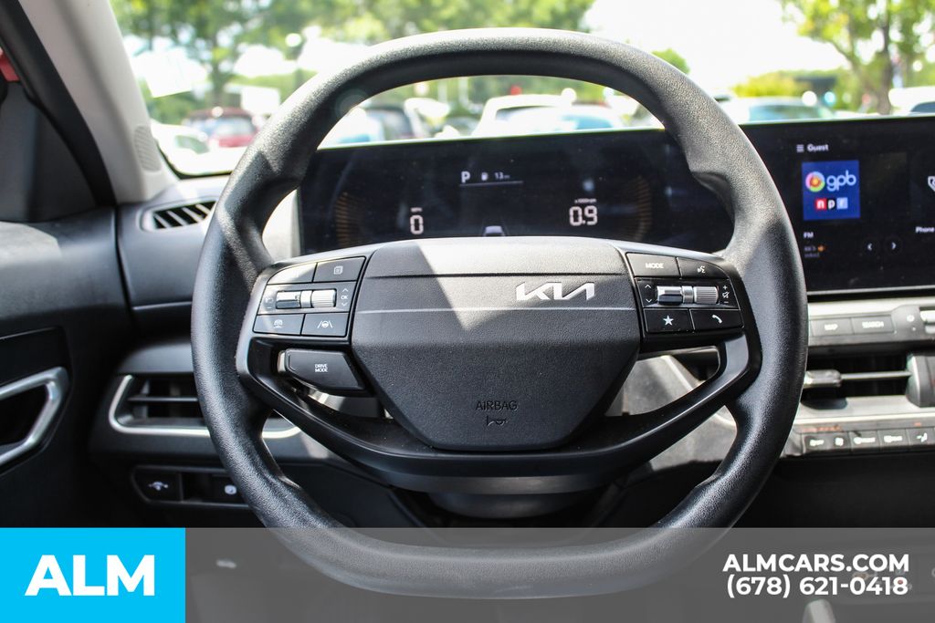 Used 2025 Red Kia LXS image 22