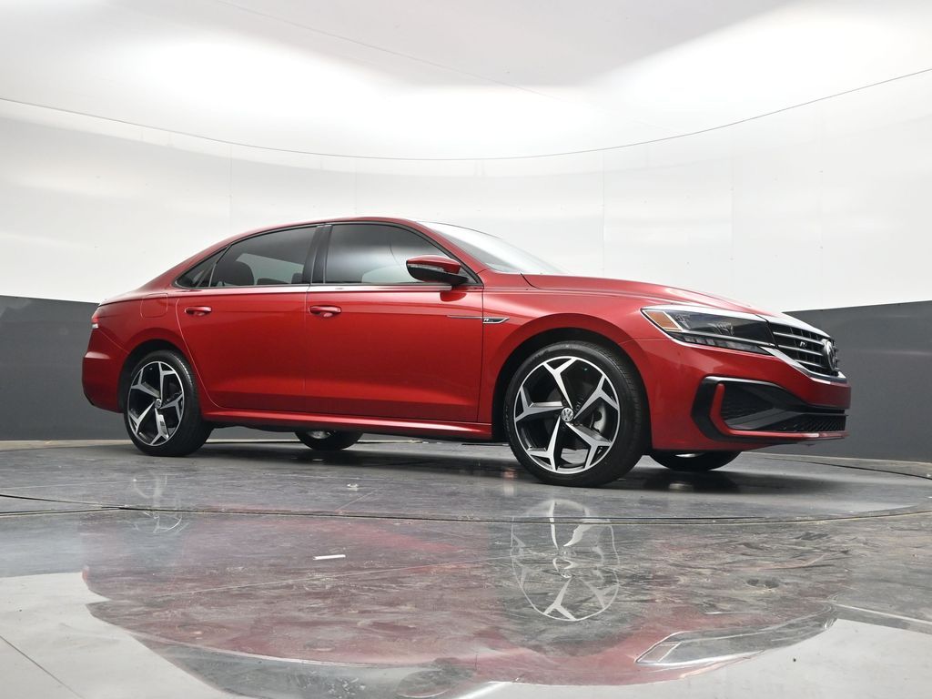 Used 2021  Volkswagen 2.0T R-Line image 31