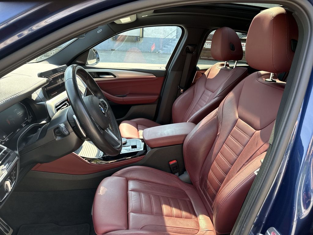 Thumbnail: 2023 BMW X4 - 11