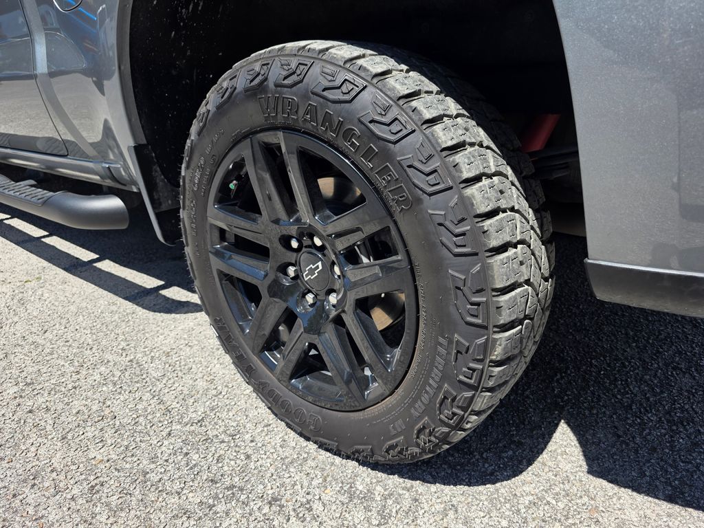 View vehicle photo 7