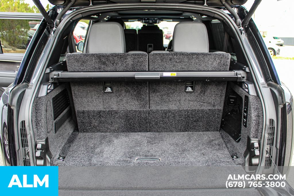 Used 2023 Gray Land Rover SE image 24