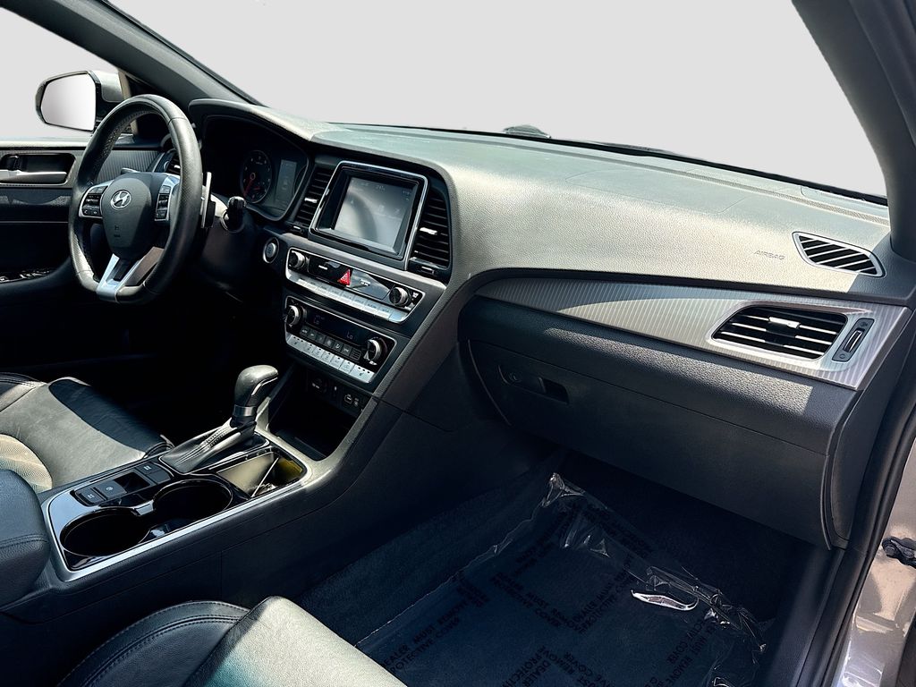 Used 2018 Gray Hyundai Sport+ image 31