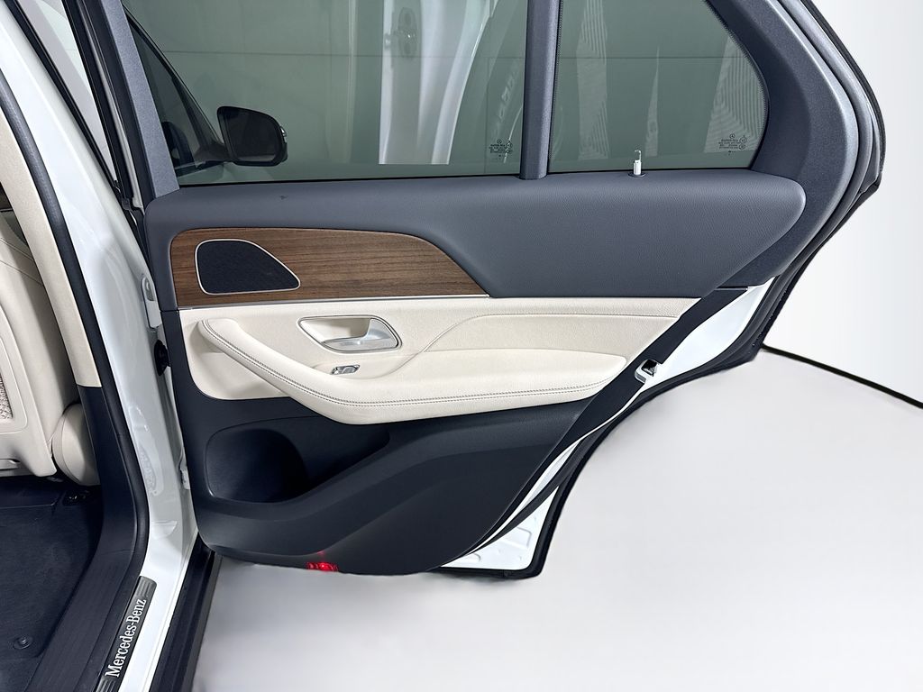 Thumbnail: 2025 Mercedes-Benz GLE - 28