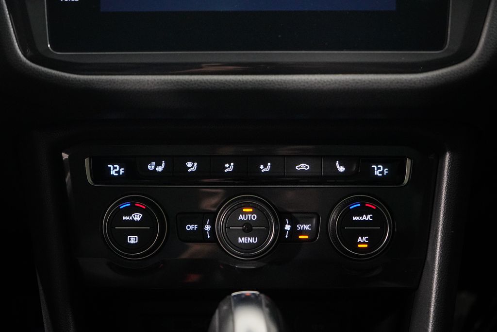 Thumbnail: 2020 Volkswagen Tiguan - 13
