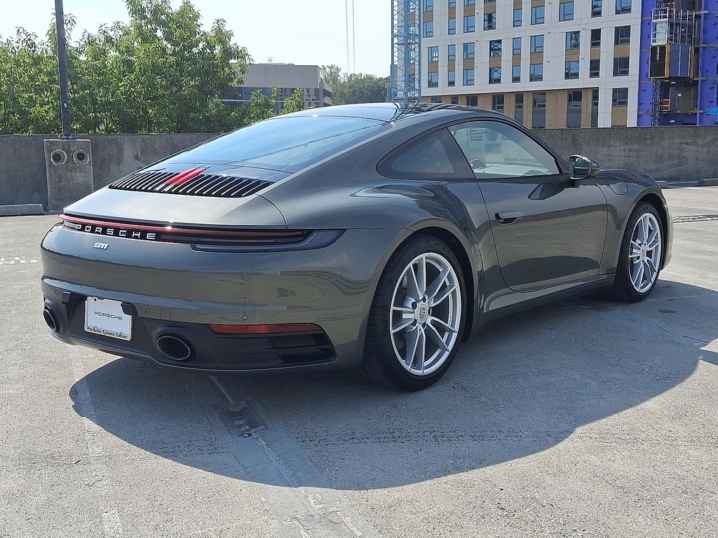 Thumbnail: 2022 Porsche 911 - 8