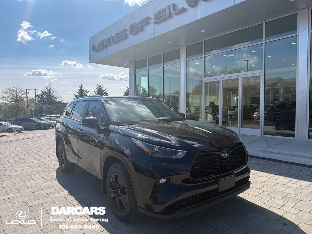 Midnight Black Metallic 2024 Toyota Highlander Hybrid XLE AWD SUV / Crossover All-Wheel Drive Continuously Variable Transmission