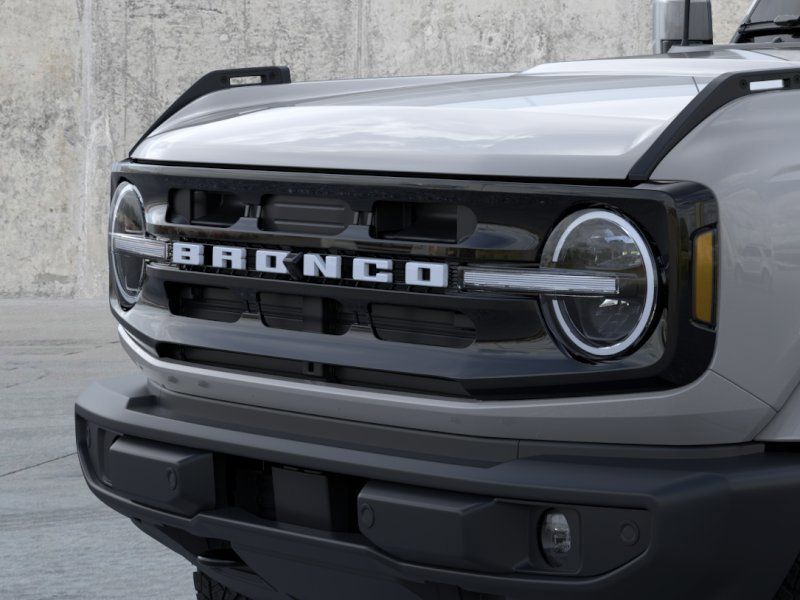 2026 Avalanche Gray Ford Bronco Outer Banks 4X4 SUV