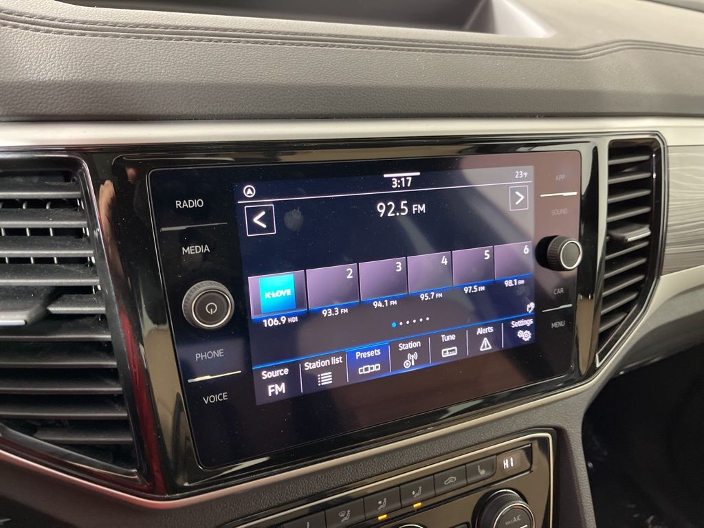 Thumbnail: 2022 Volkswagen Atlas - 30