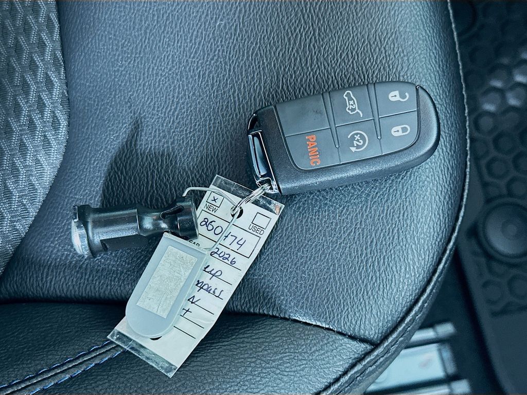 New 2026 White Jeep Latitude Altitude image 19