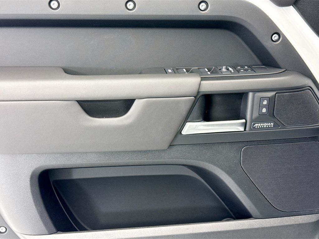 Thumbnail: 2026 Land Rover Defender - 22