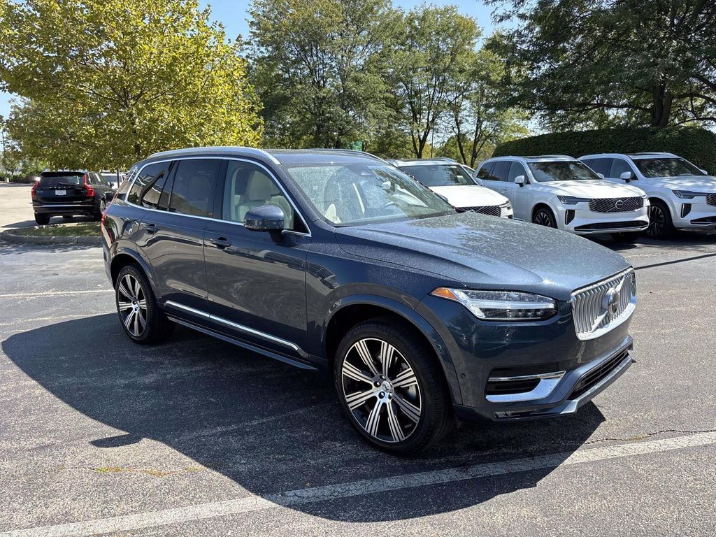 /2025 Volvo XC90