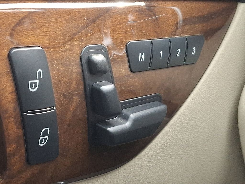 Thumbnail: 2016 Mercedes-Benz SLK - 24