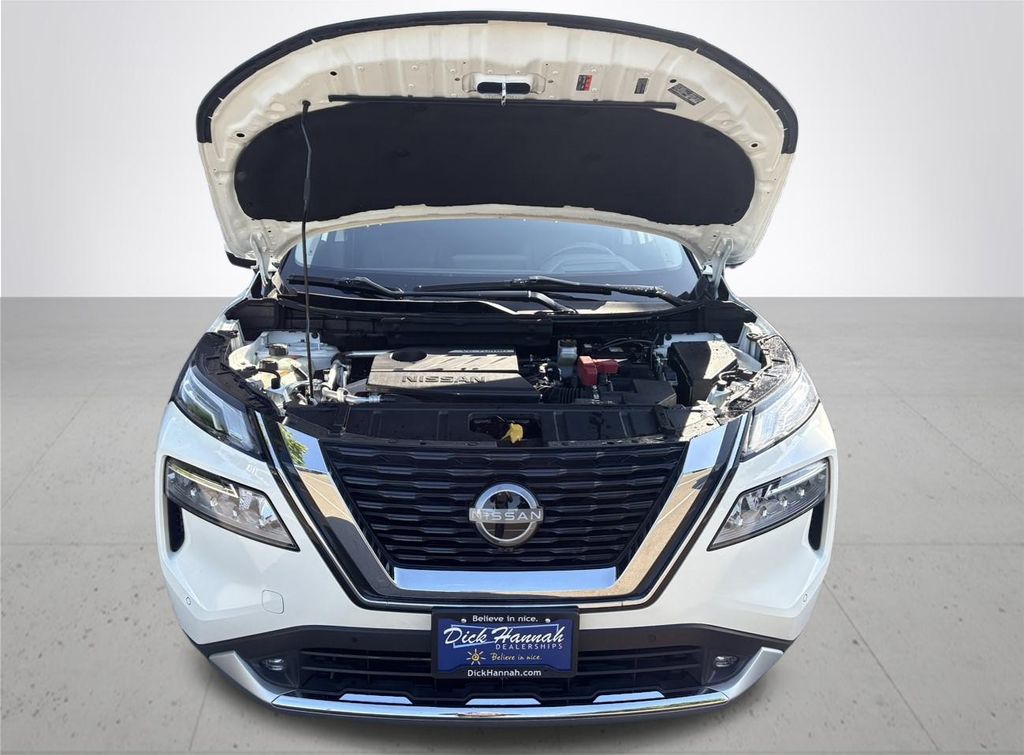 2022 Nissan Rogue Platinum photo 3