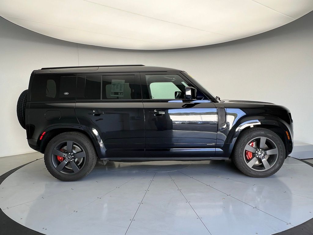 Thumbnail: 2021 Land Rover Defender - 23