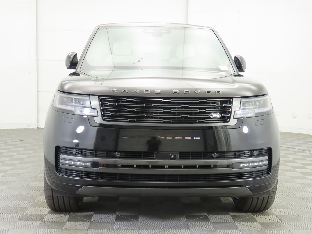 2025 Land Rover Range Rover SE 2