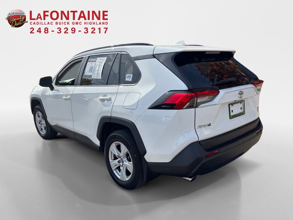 2019 Toyota RAV4 XLE 5