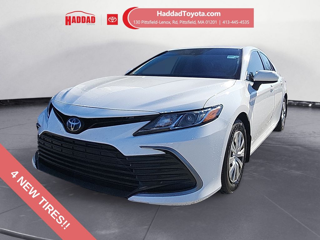 White 2022 Toyota Camry Hybrid LE FWD Sedan Front-Wheel Drive Continuously Variable Transmission
