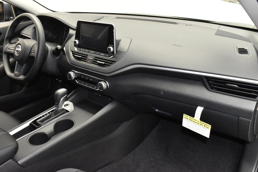 Thumbnail: 2025 Nissan Altima - 25