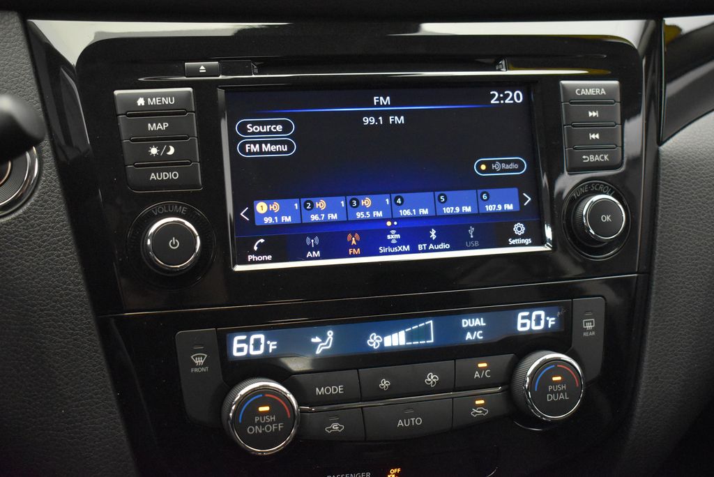 2022 Nissan Rogue Sport SL 24
