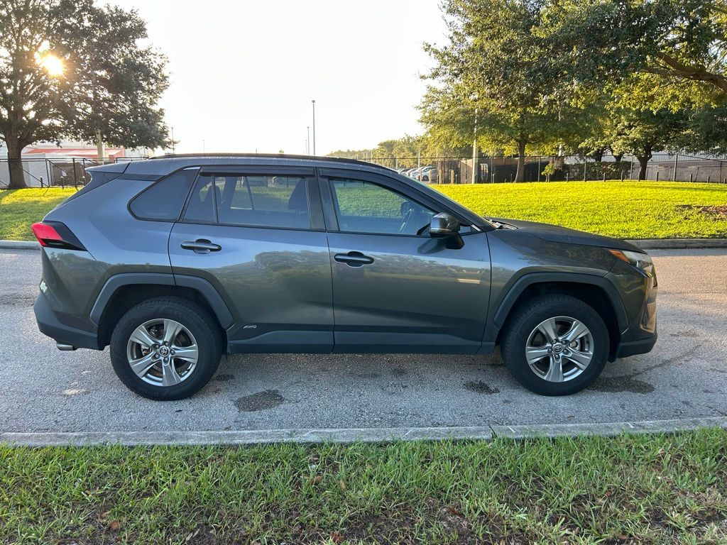 Thumbnail: 2022 Toyota RAV4 - 6