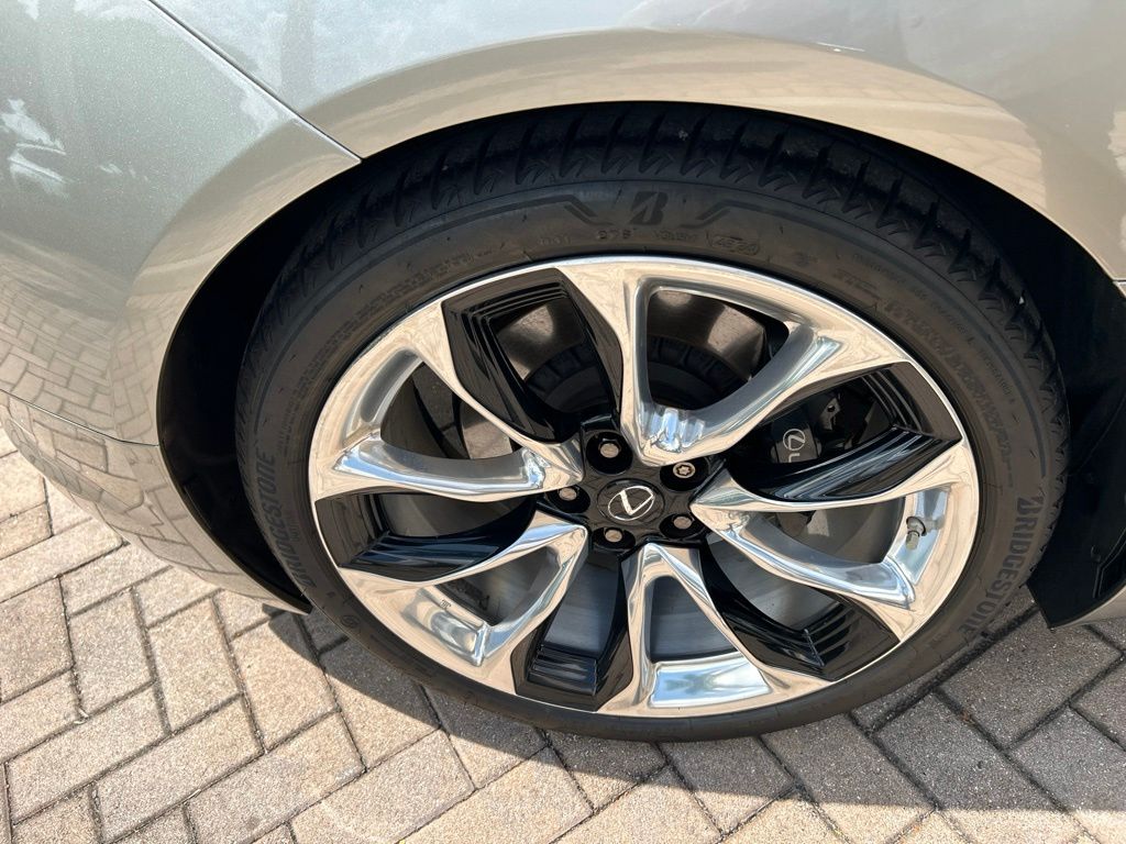 Used 2018 Silver Lexus 500 image 10