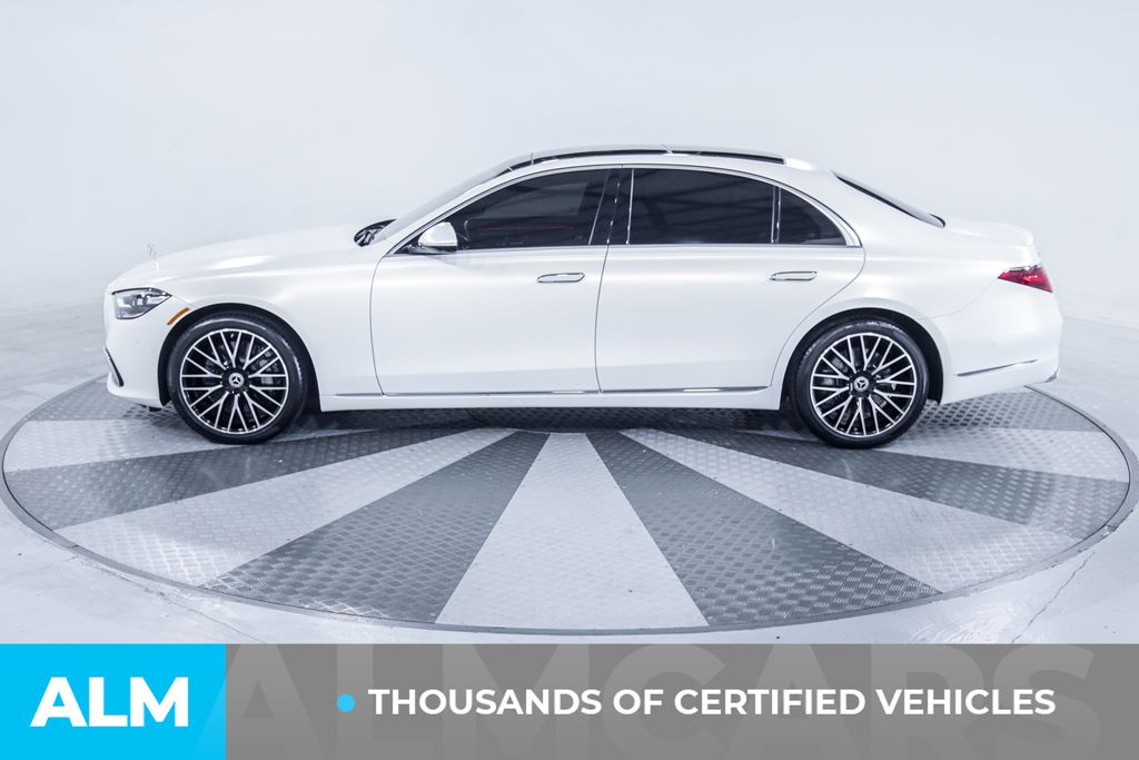 Used 2022 White Mercedes-Benz S 580 image 4
