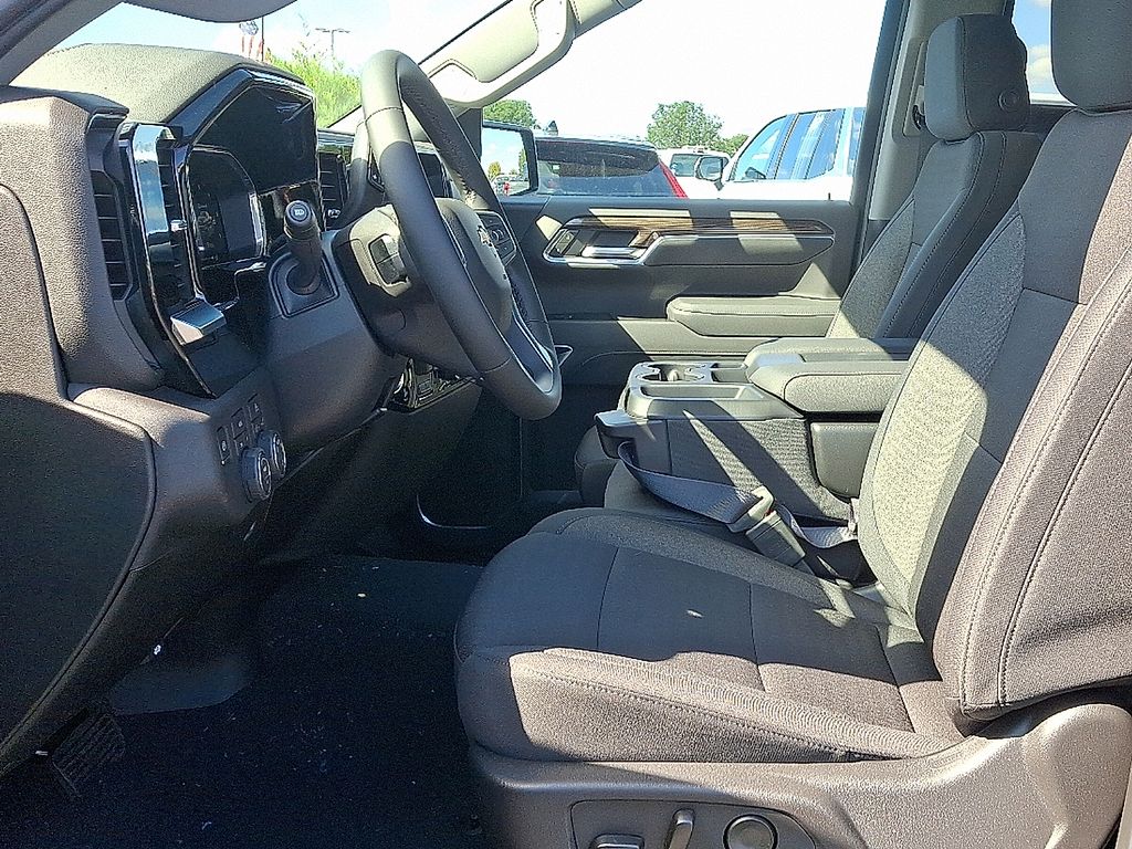 Thumbnail: 2026 Chevrolet Silverado 1500 - 9