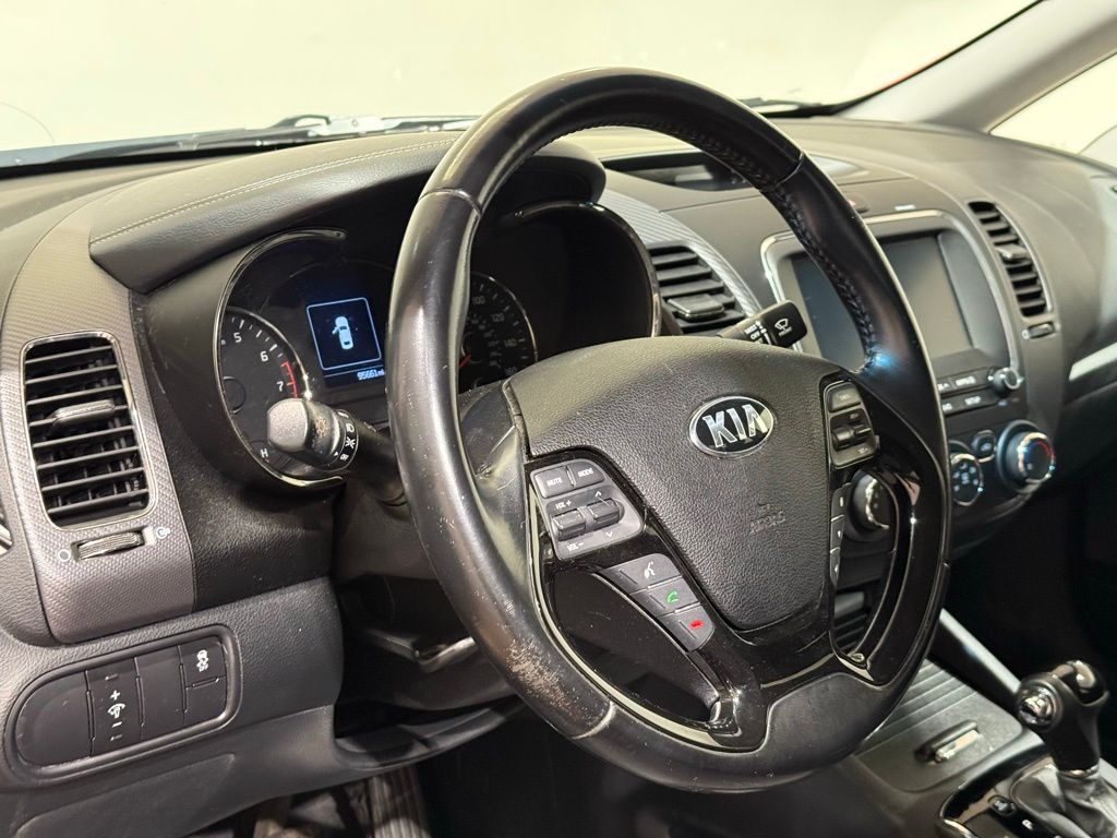 Thumbnail: 2017 Kia Forte - 16