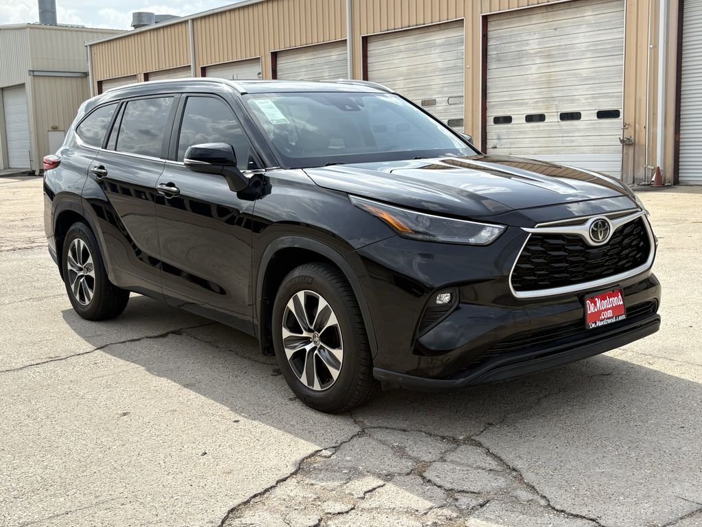 2023 Toyota Highlander XLE Black at Legacy Ford