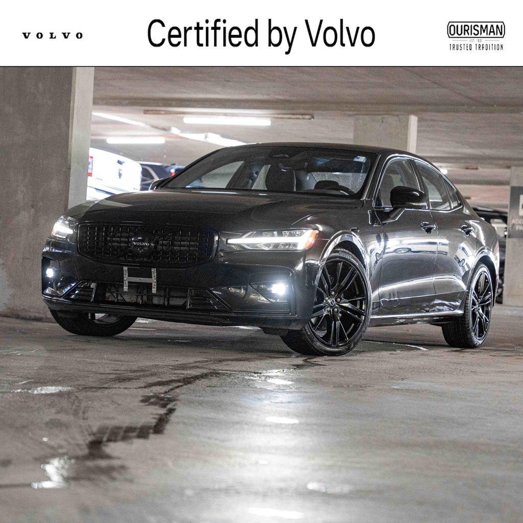 Onyx Black Metallic 2024 Volvo S60 B5 Plus Black Edition FWD Sedan Front-Wheel Drive Automatic
