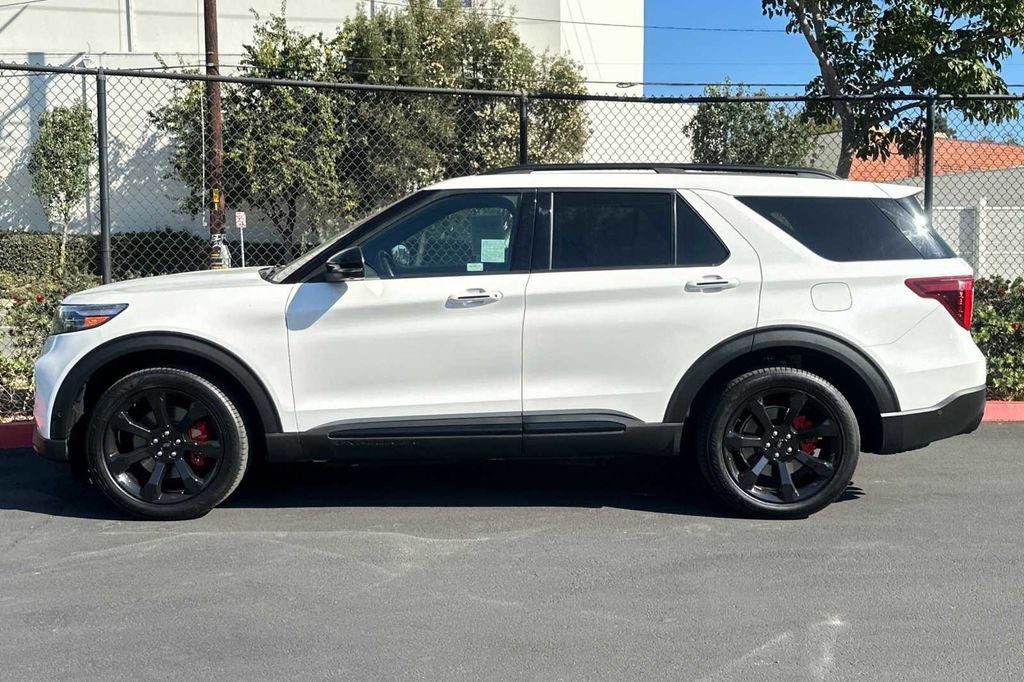 2022 Ford Explorer ST 9