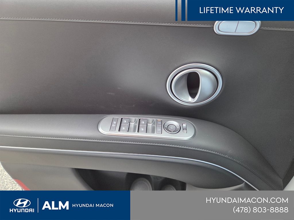 New 2026 White Hyundai SEL Premium image 28