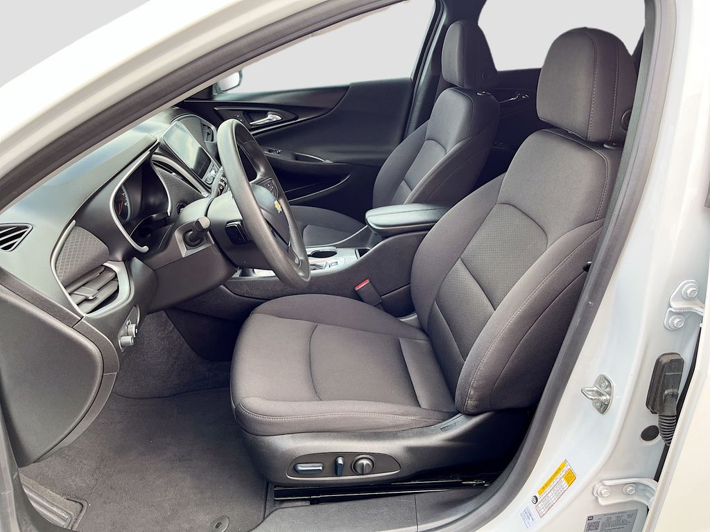 Used 2024 White Chevrolet LT image 22