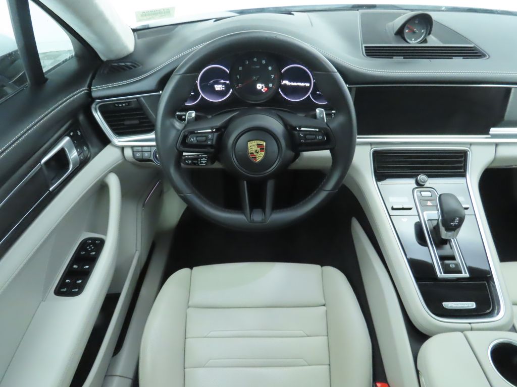 Thumbnail: 2022 Porsche Panamera - 10