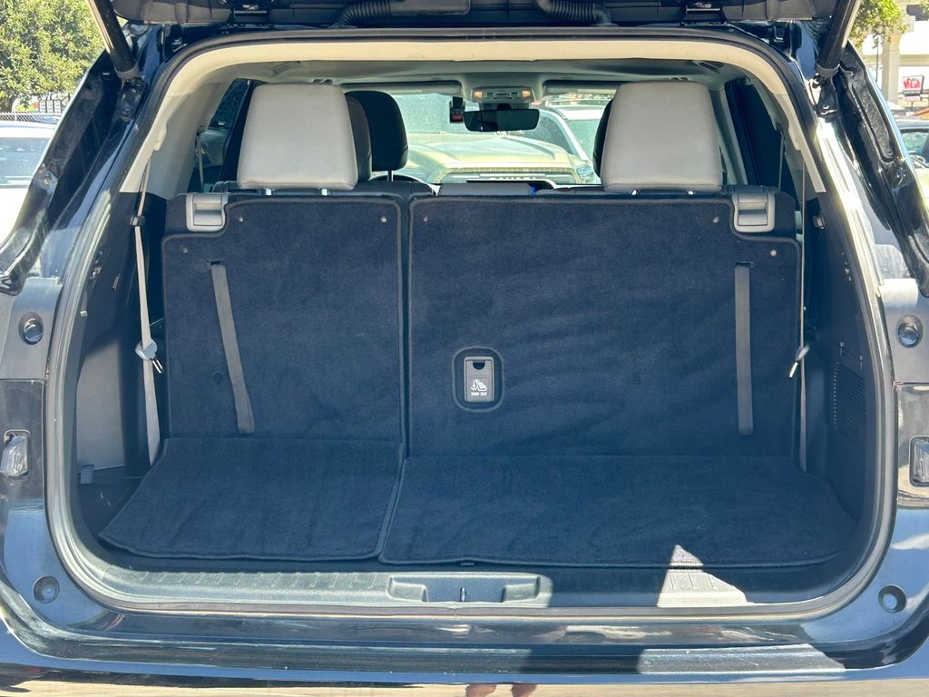 Used 2023 Toyota Highlander SUV