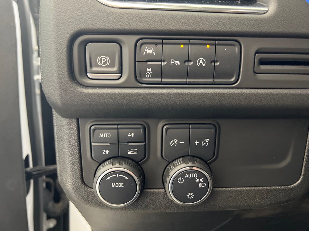 Used 2023 White Chevrolet LT image 22