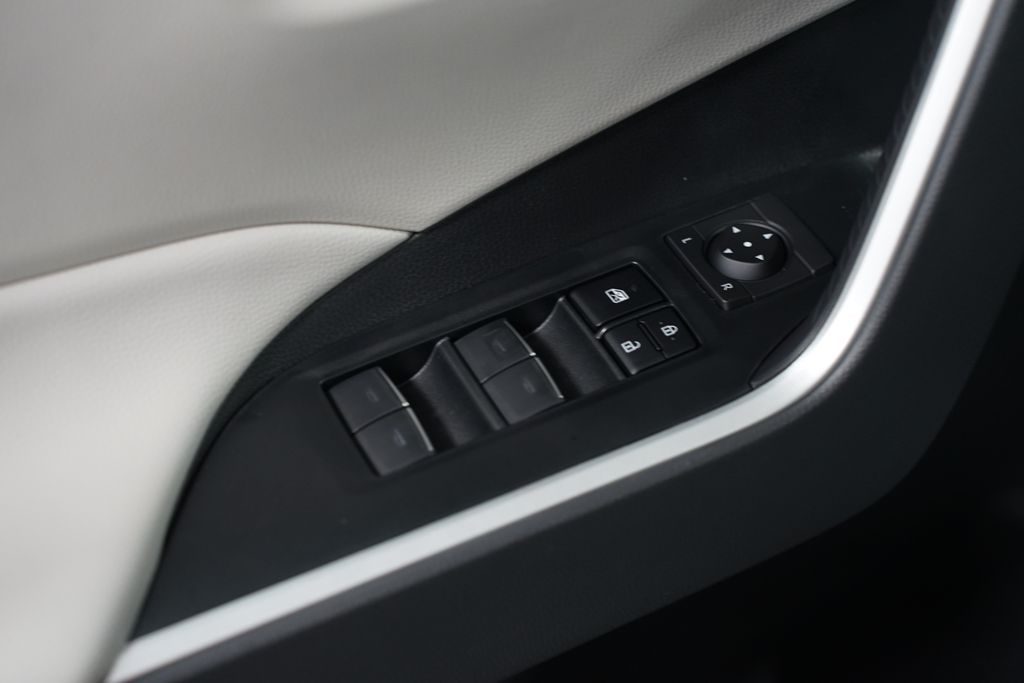 Thumbnail: 2025 Toyota RAV4 - 31