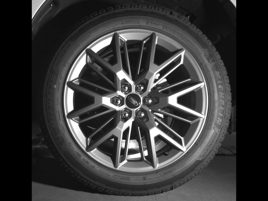 New 2027 Star White Metallic Tri-Coat Ford Platinum image 11