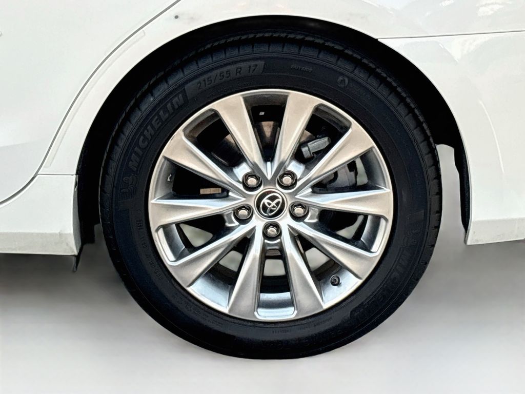 Thumbnail: 2016 Toyota Camry - 31