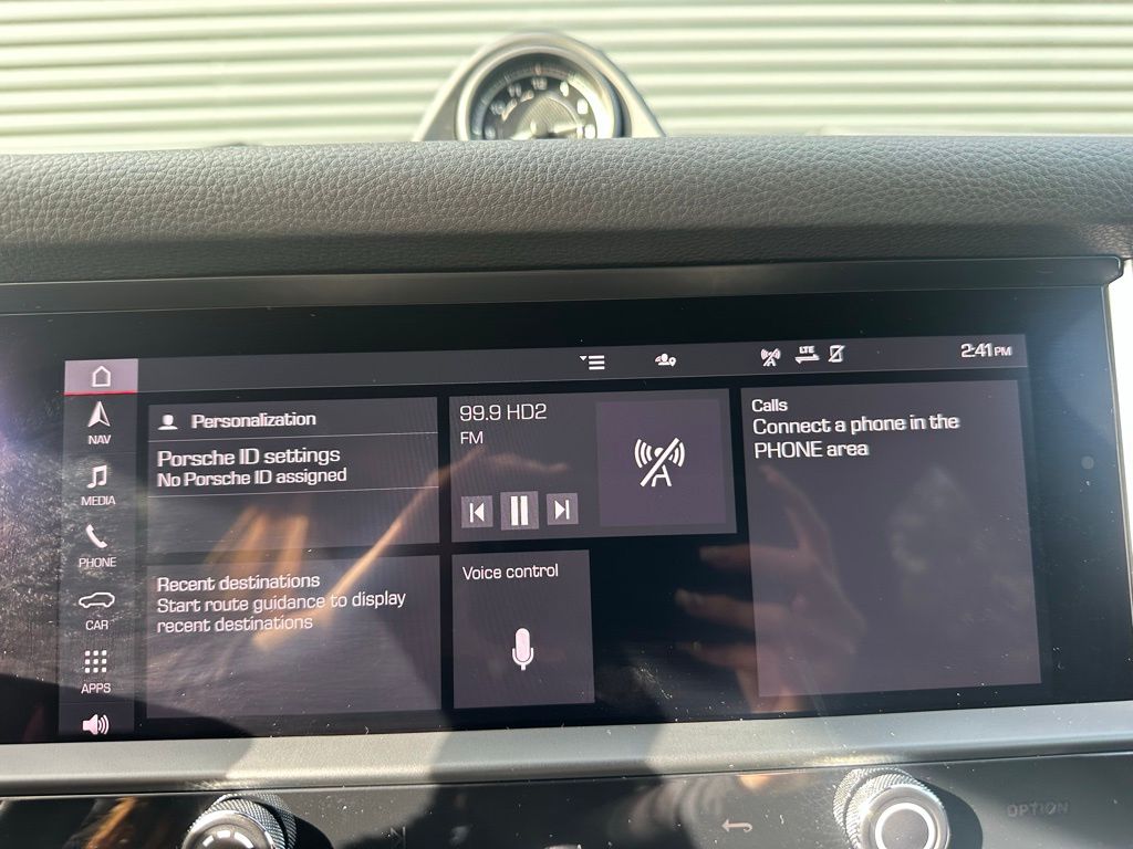 Thumbnail: 2023 Porsche Macan - 27