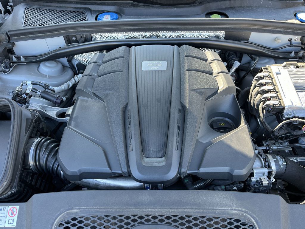 Thumbnail: 2024 Porsche Macan - 27