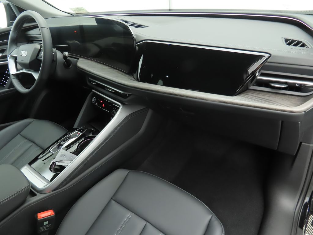 Thumbnail: 2025 Audi Q5 - 18