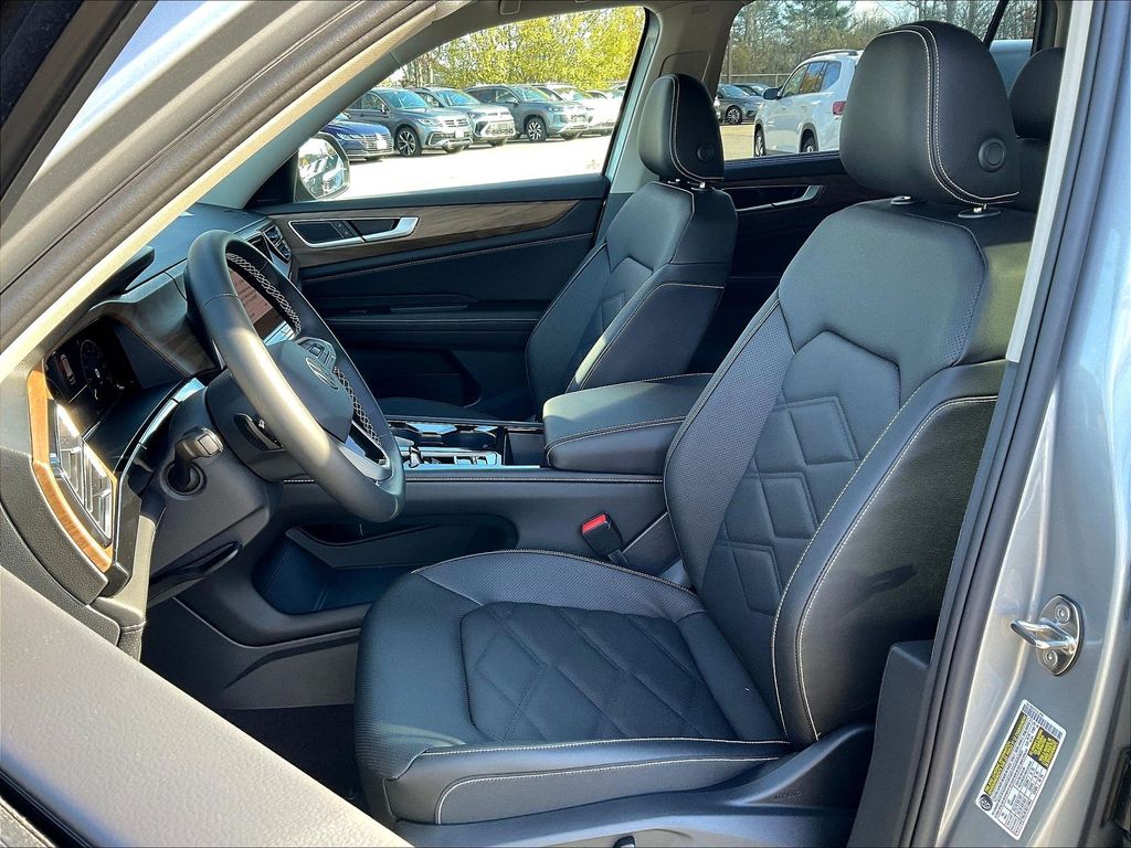 2026 Volkswagen Atlas — photo 11
